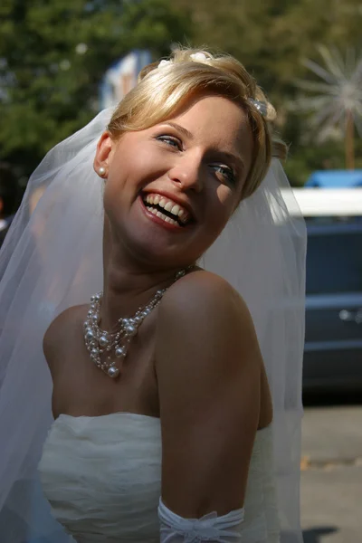 A noiva feliz — Fotografia de Stock