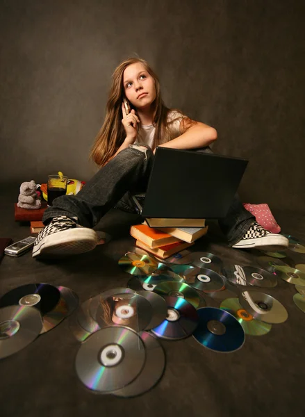 Dziewczyna z komputerem — Zdjęcie stockowe
