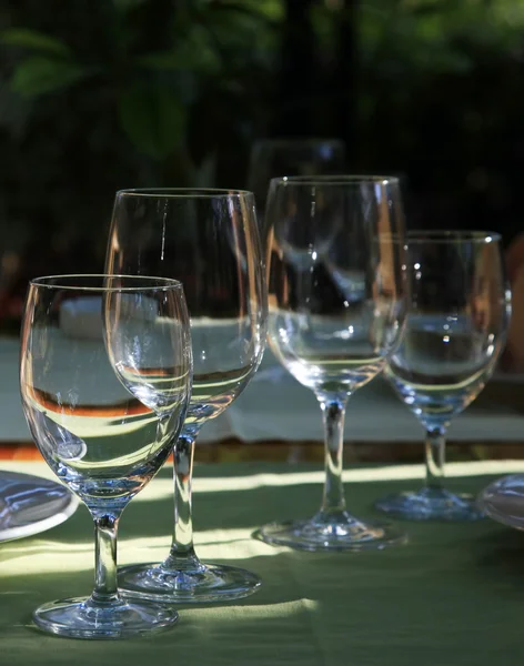 Bicchieri al ristorante — Foto Stock