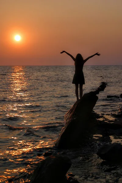 Woman on sunset — Stock Photo, Image