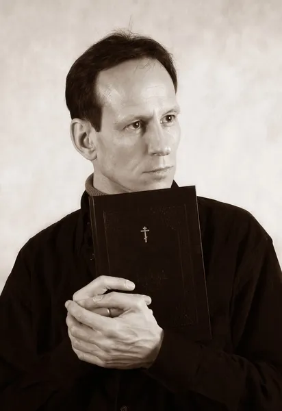 Muž s Bibli — Stock fotografie
