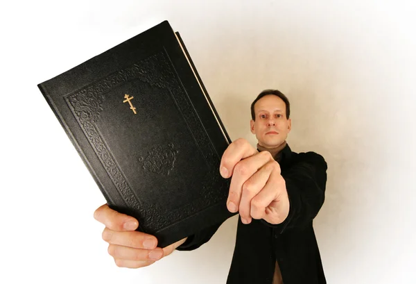Homem com bíblia — Fotografia de Stock