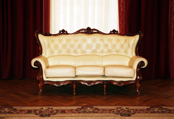 Sofa beige — Stok Foto