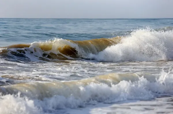 波のクラッシュ — ストック写真