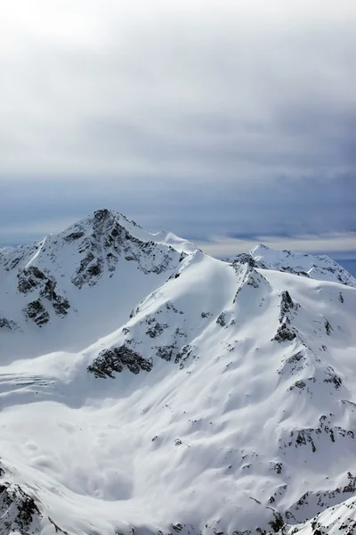 Montagne nella neve — Foto Stock