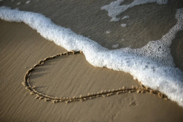 Serce na piasku — Zdjęcie stockowe