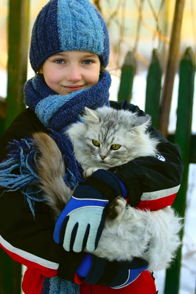 A menina e um gato — Fotografia de Stock