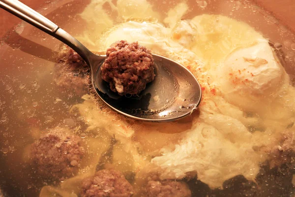 Sopa con bolas de carne —  Fotos de Stock