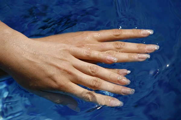 Gyönyörű női kezek — Stock Fotó