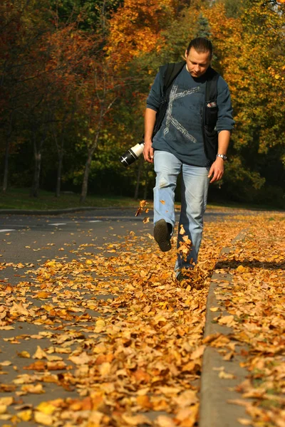 Caminata de otoño — Foto de Stock