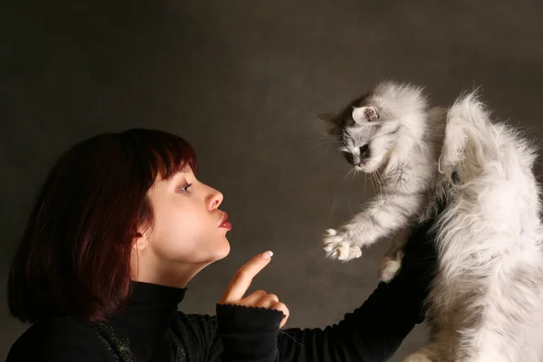 Retrato con un gato —  Fotos de Stock