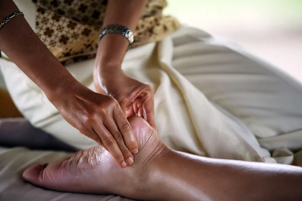 Massage des jambes — Photo