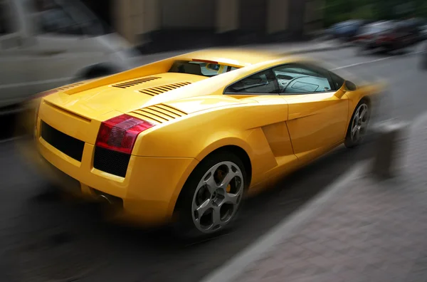 Žluté auto — Stock fotografie