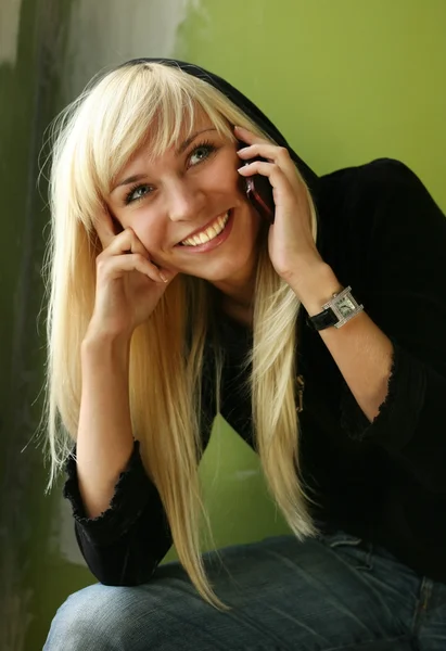 Girl with the phone — Stock Photo, Image