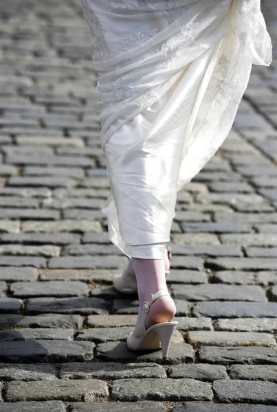 Las piernas de la novia —  Fotos de Stock