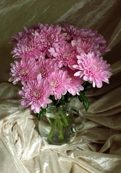 Букет з рожевих хризантем — стокове фото