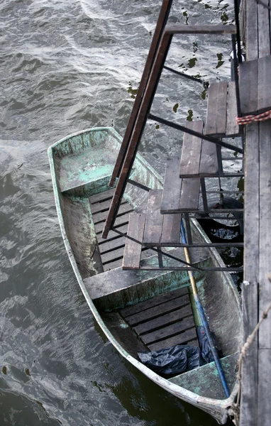 Barco a remos — Fotografia de Stock