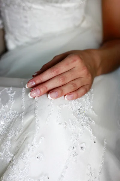 Handen van de bruid — Stockfoto