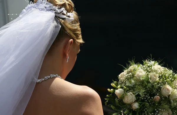 Грустная невеста — стоковое фото