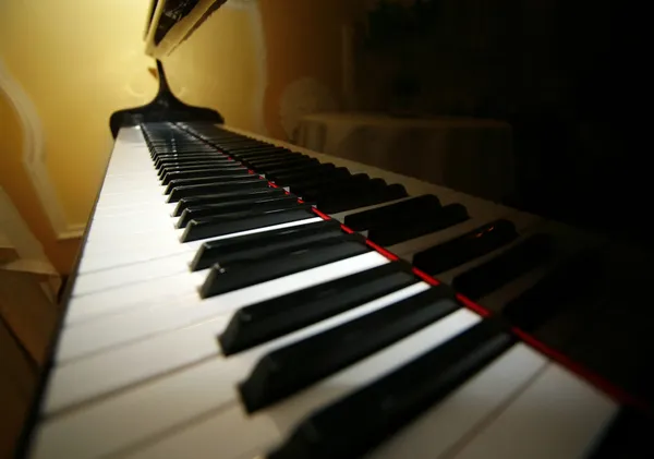 Гранд піано — стокове фото