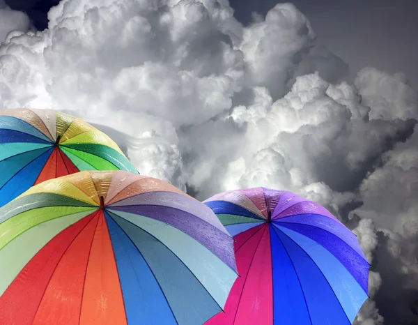 Веселка парасольку — стокове фото