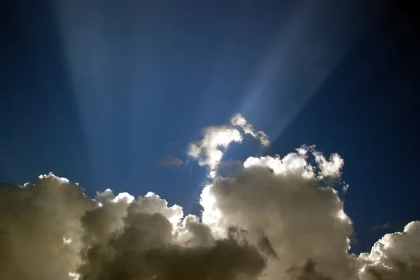 Σύννεφο με δοκάρια — Φωτογραφία Αρχείου