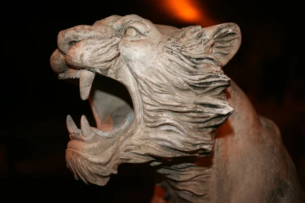 ライオンの彫刻です — ストック写真