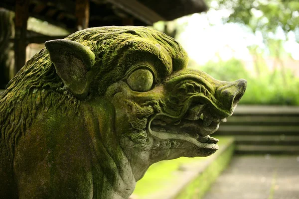 Balinesiska sten staty — Stockfoto
