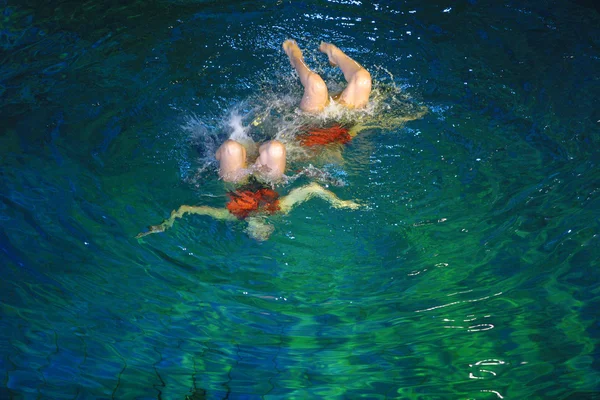 Szinkronizált úszás — Stock Fotó