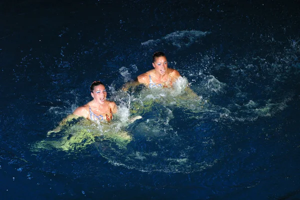 Nadando sincrónicamente —  Fotos de Stock