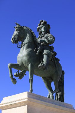 Louis XIV's statue clipart