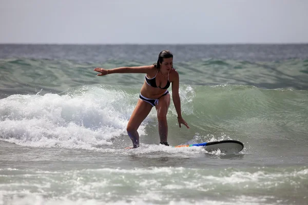 Surfař - girl — Stock fotografie