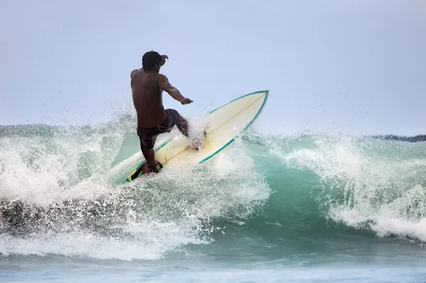 Surfista en el océano —  Fotos de Stock