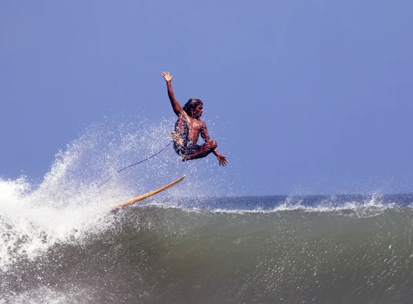 Surfista en el océano — Foto de Stock