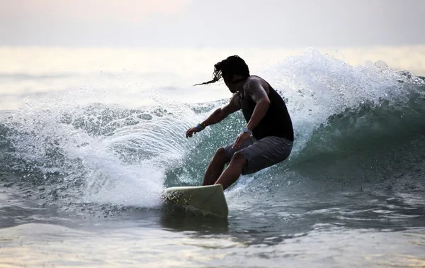 Surfista in oceano — Foto Stock