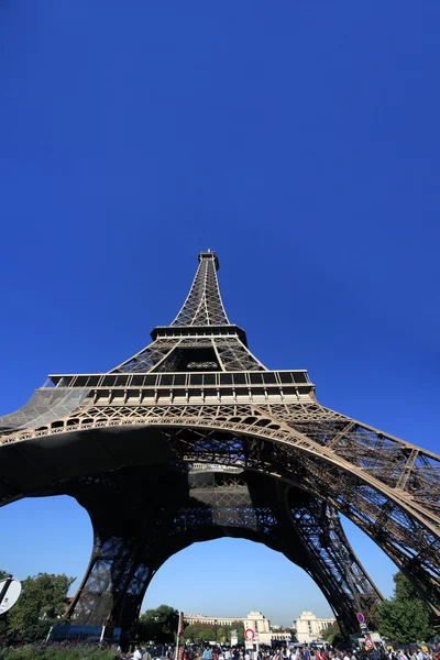 Eiffel Tower in Paris. — Stock Photo, Image