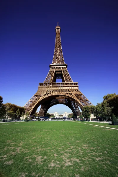 Eiffel Tower in Paris. — Stock Photo, Image