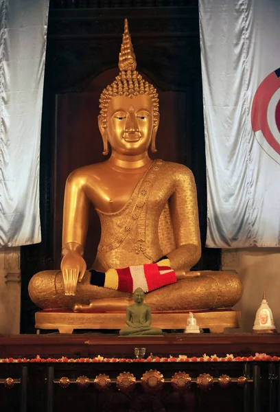 Staty buddha — Stockfoto