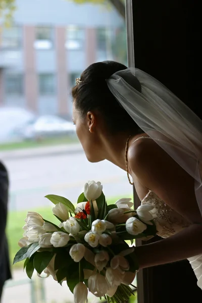 Sposa con un mazzo — Foto Stock