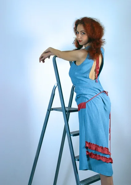 Porträt des Mädchens mit den roten Haaren — Stockfoto