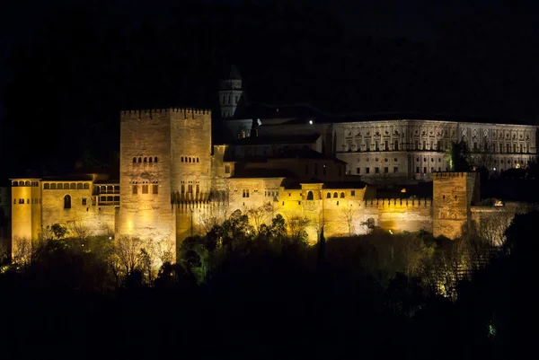 Alhambra om natten – stockfoto