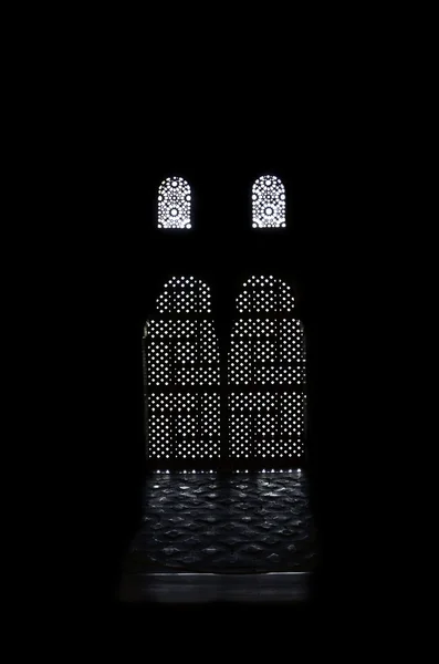 Fönster i comares palace, alhambra — Stockfoto