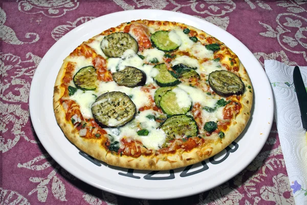 Pizza z warzywami — Zdjęcie stockowe