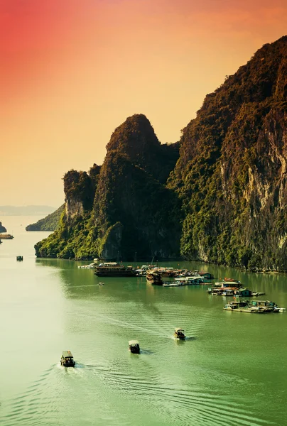 Bahía de Halong, Vietnam — Foto de Stock
