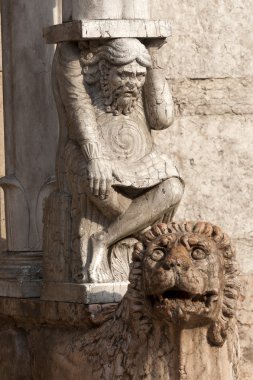 Ferrara (emilia-romagna, İtalya) - Katedral cephe detay