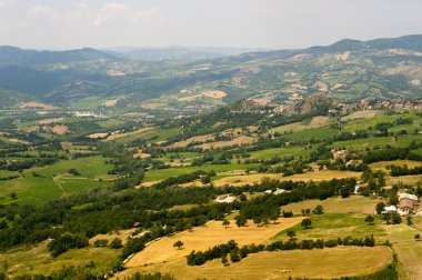 Montefeltro (marche, İtalya), manzara yaz