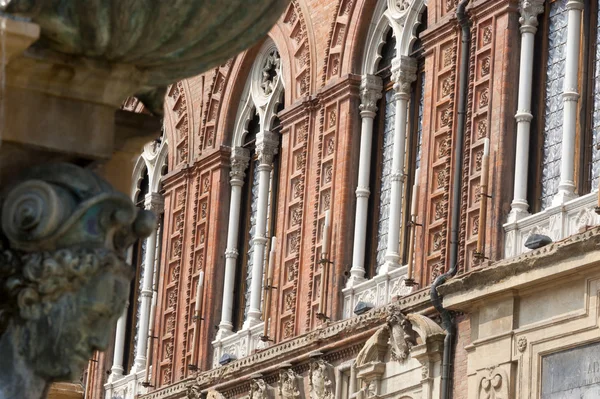 Bologna (Emilia-Romagna, Italy), Historic palace, facade — Stock Photo, Image