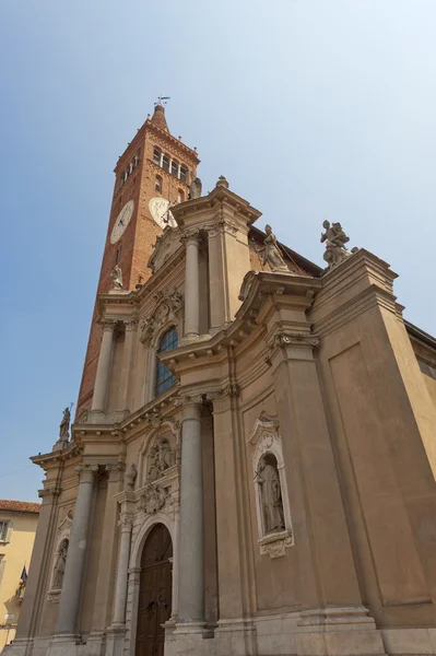 Treviglio (Bérgamo, Lombardía, Italia), fachada de San Martino chur — Foto de Stock
