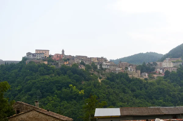 Sassocorvaro (Montefeltro, Urbino, Marches, Italia) - Ciudad en el — Foto de Stock