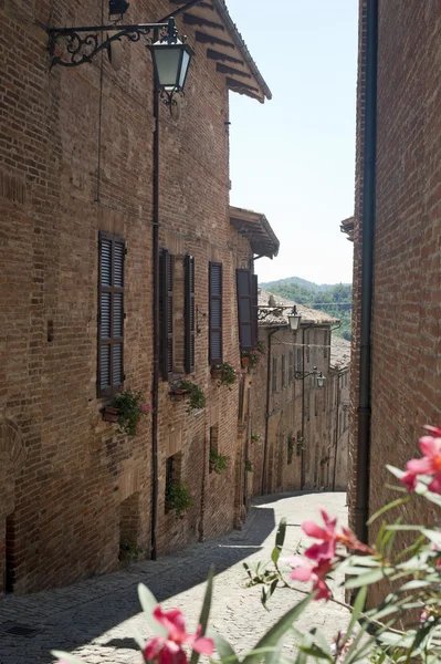 Sarnano (macerata, pochody, Itálie) - staré ulice — Stock fotografie